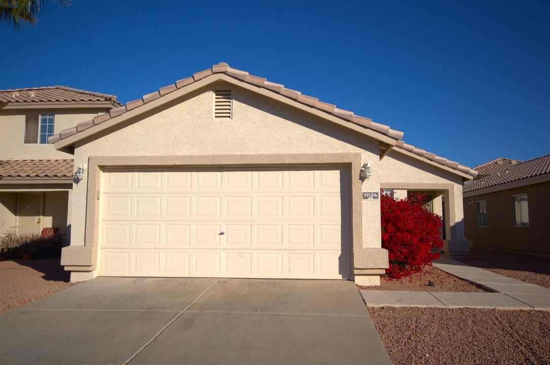 11124 W Heatherbrae Dr in Phoenix, AZ - Building Photo