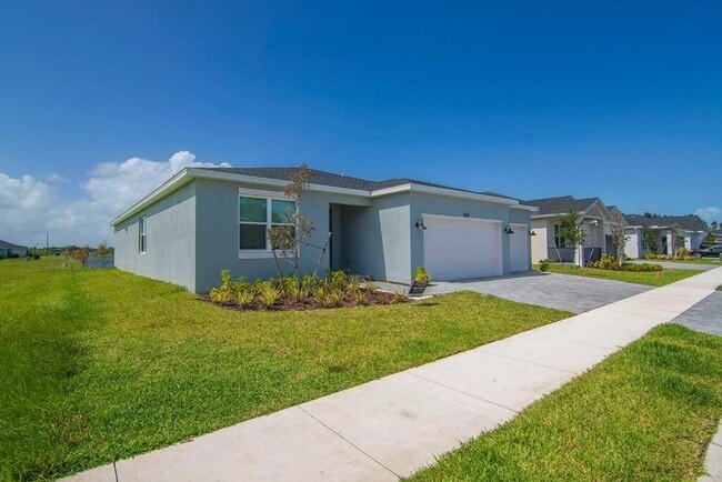 5684 Hampton Park Cir in Vero Beach, FL - Building Photo - Building Photo