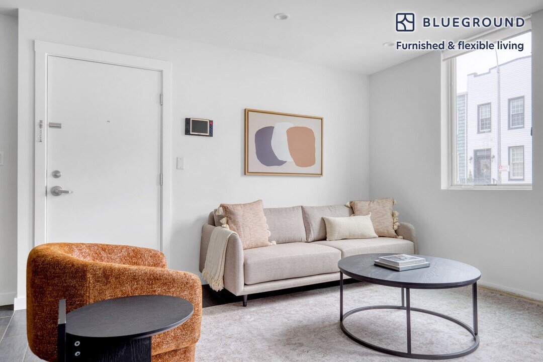 516 Lorimer St-Unit -FL1-ID796 in Brooklyn, NY - Building Photo