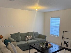 493 NE 4th St in Florida City, FL - Building Photo - Building Photo