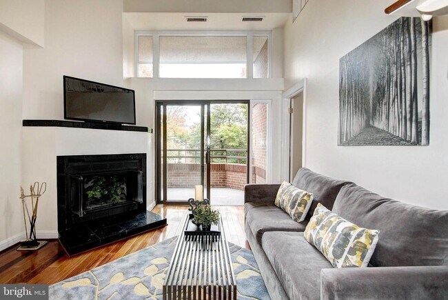 5300 43rd St NW-Unit -204 in Washington, DC - Building Photo - Building Photo