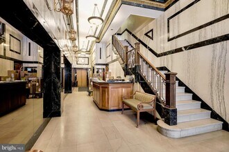 1702 Walnut St in Philadelphia, PA - Building Photo - Building Photo