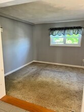 13 Sanger St, Unit 2 in Medford, MA - Foto de edificio - Building Photo