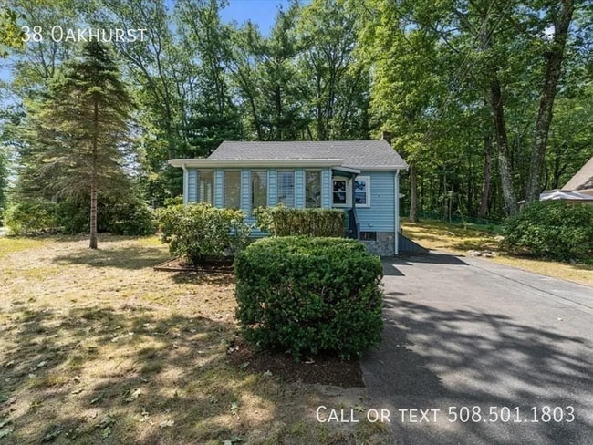 38 Oakhurst Rd in Hopkinton, MA - Building Photo - Building Photo