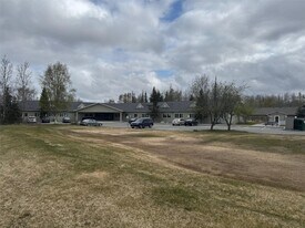 190 W Park Ave in Soldotna, AK - Building Photo