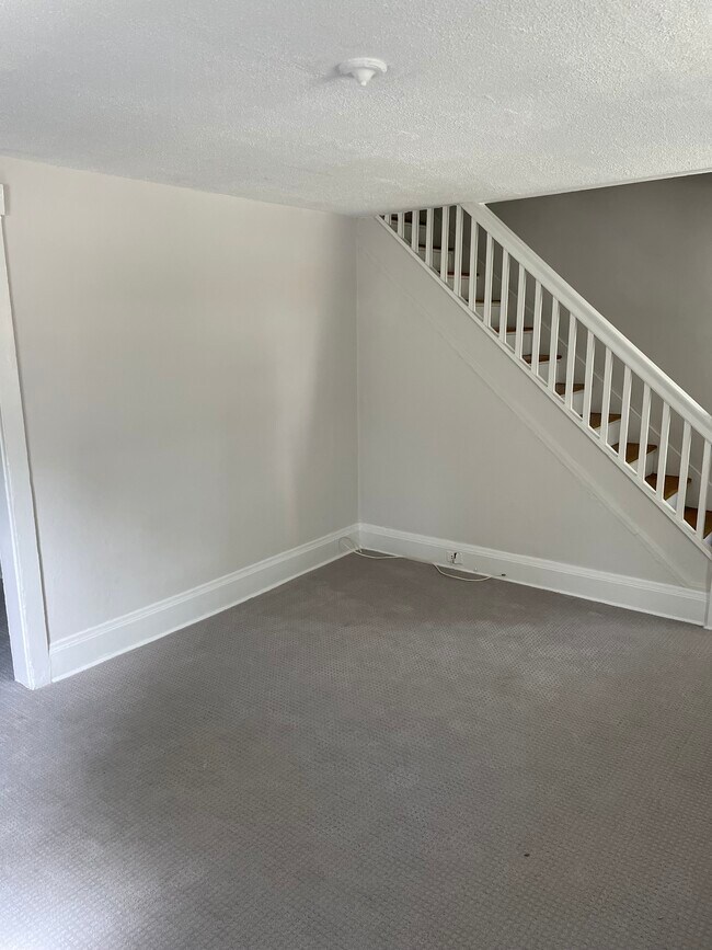 31 Center St, Unit A in Bernardsville, NJ - Building Photo - Building Photo