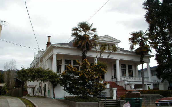 Slater House in Berkeley, CA - Foto de edificio - Building Photo