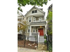 1527 W Wellington Ave in Chicago, IL - Building Photo