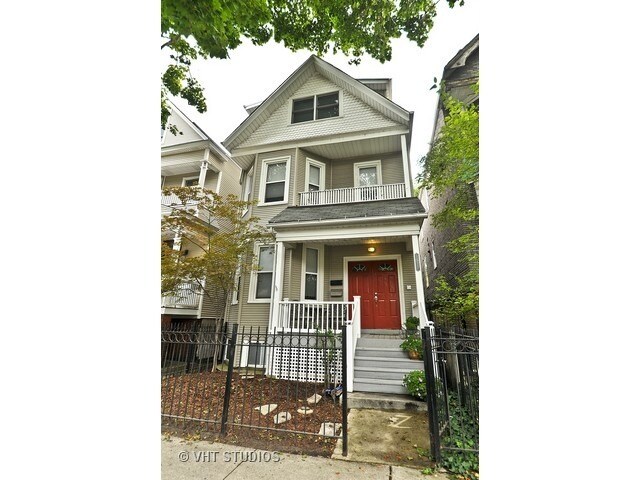 1527 W Wellington Ave in Chicago, IL - Building Photo