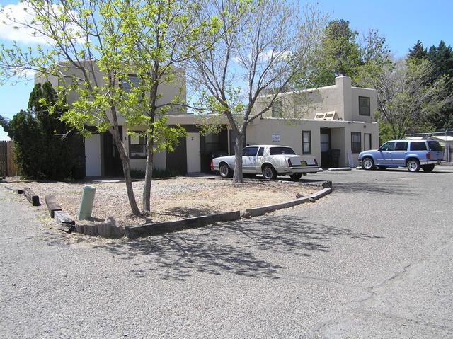 221 Hanosh Ct SE in Albuquerque, NM - Foto de edificio - Building Photo