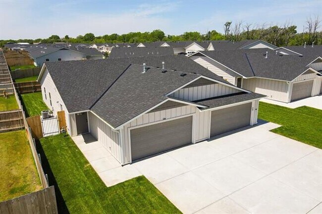 554-556 W 50th Ct S in Wichita, KS - Building Photo - Building Photo