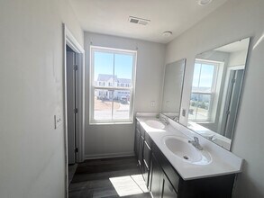 Room in House on Browband St in Troutman, NC - Building Photo - Building Photo