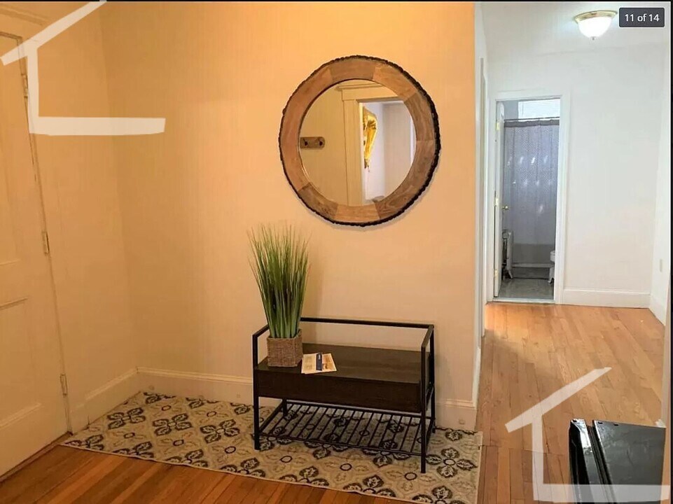 233 Cummings Rd in Boston, MA - Building Photo