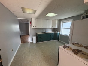 221 E Cumberland St in Lebanon, PA - Foto de edificio - Building Photo