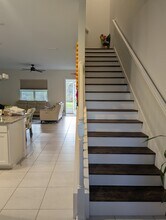 1404 Brookdale Ct in Oviedo, FL - Foto de edificio - Building Photo