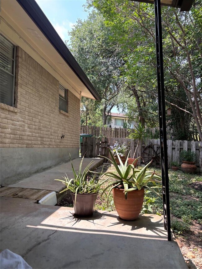 1901 Woodland Ave in Austin, TX - Building Photo - Building Photo