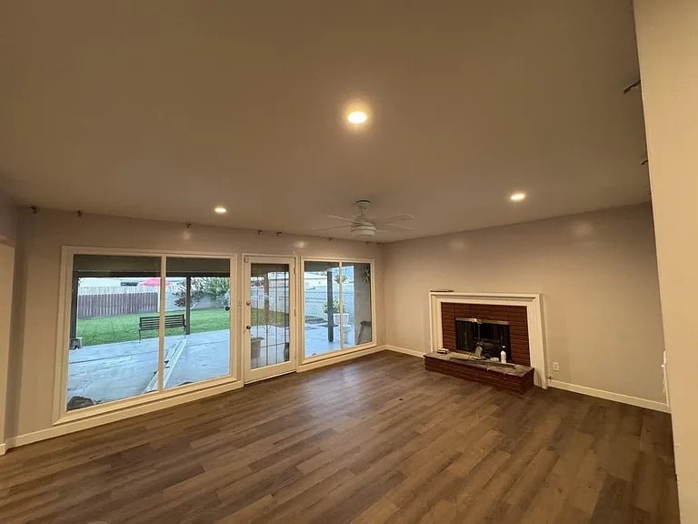 2718 Lancaster Dr in East Point, GA - Foto de edificio