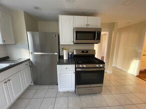 251 Central Ave, Unit 251 in Medford, MA - Building Photo - Building Photo