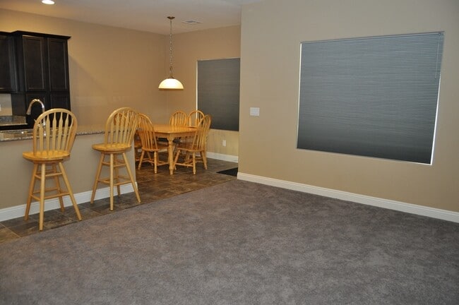 7823 Askew Pl in Las Vegas, NV - Building Photo - Building Photo