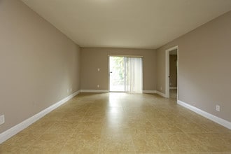 Villanova Apartments in Davie, FL - Building Photo - Interior Photo