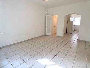 1136 Pennsylvania Ave-Unit -9 in Miami Beach, FL - Building Photo - Building Photo
