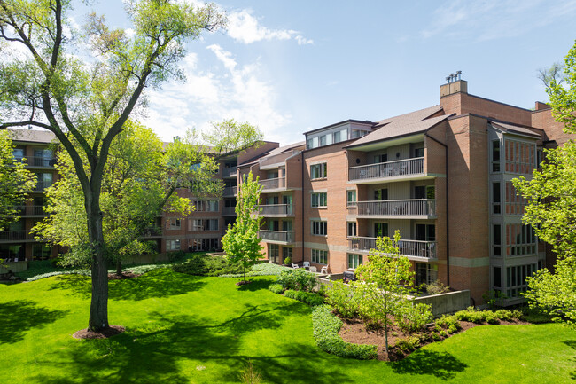 Park Lane Condominiums in Park Ridge, IL - Building Photo - Primary Photo