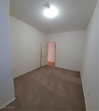 1511 Cardinal Peak Ln in Las Vegas, NV - Foto de edificio - Building Photo