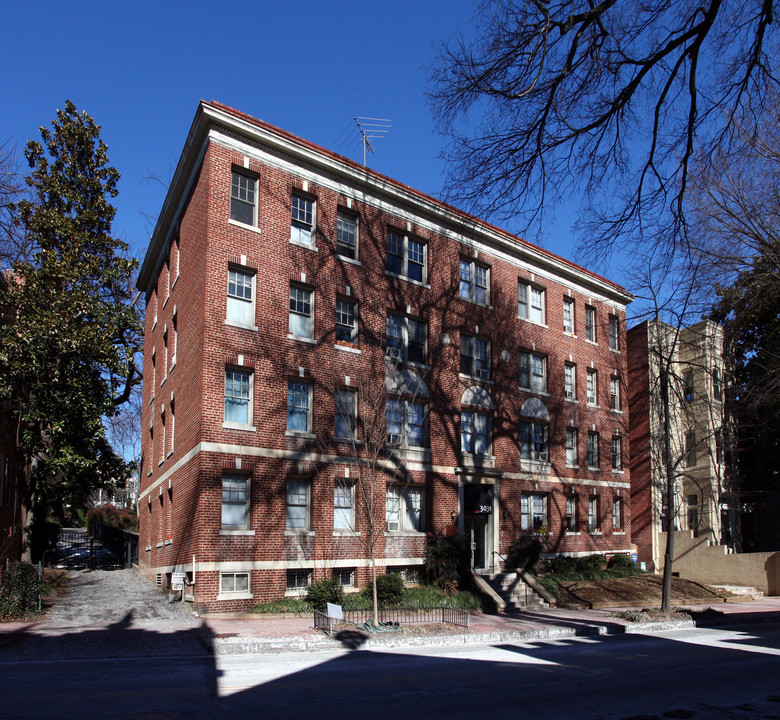 The Park Manor in Washington, DC - Building Photo