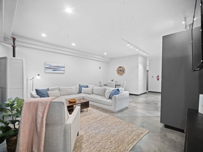 property at 3003 E 30th Ave