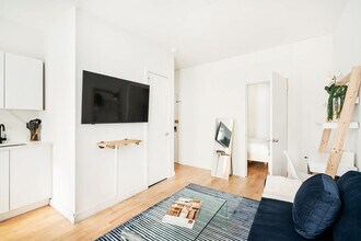 69 Clinton St in New York, NY - Building Photo - Building Photo