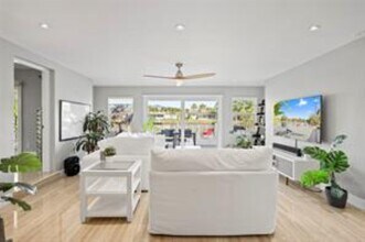 817 NW 30th St in Wilton Manors, FL - Building Photo - Building Photo