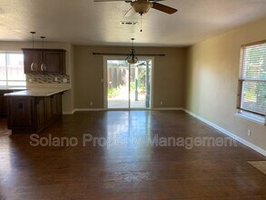 2266 Marshall Rd in Vacaville, CA - Building Photo - Building Photo