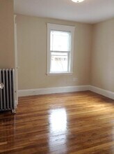 36 Irvington Rd, Unit 2 in Somerville, MA - Building Photo - Building Photo