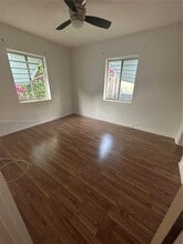 5743 Lincoln St in Hollywood, FL - Building Photo - Building Photo