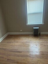 2805 E 87th St, Unit 1-4 in Chicago, IL - Foto de edificio - Building Photo