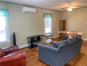 16 Grafton St in Newport, RI - Building Photo - Building Photo
