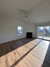 102 Pilgrim Dr in Lancaster, PA - Building Photo - Building Photo