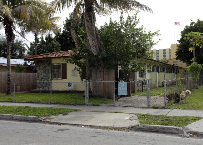 976 NW 6th St in Miami, FL - Building Photo - Building Photo