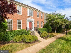 6713 Selbourne Ln in Gainesville, VA - Building Photo - Building Photo
