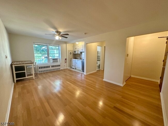 6 Hillside Ave in Nutley, NJ - Building Photo - Building Photo