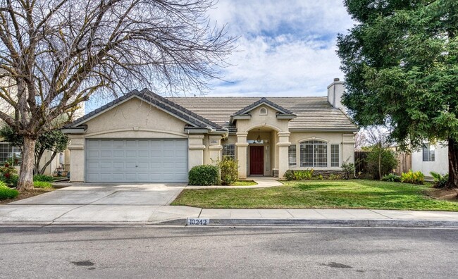 property at 10242 N Dearing Ave
