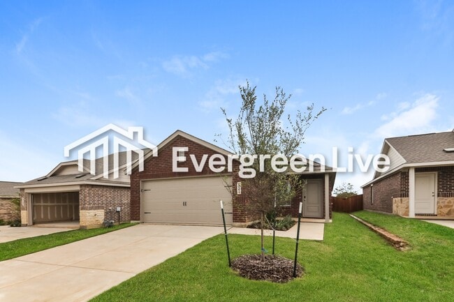 2061 Sulky Ln in Aubrey, TX - Building Photo - Building Photo