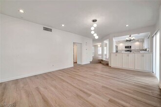 6509 Alpine Winter Ct in Las Vegas, NV - Building Photo - Building Photo