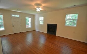 5917 Sneed Dr in Deale, MD - Building Photo - Building Photo