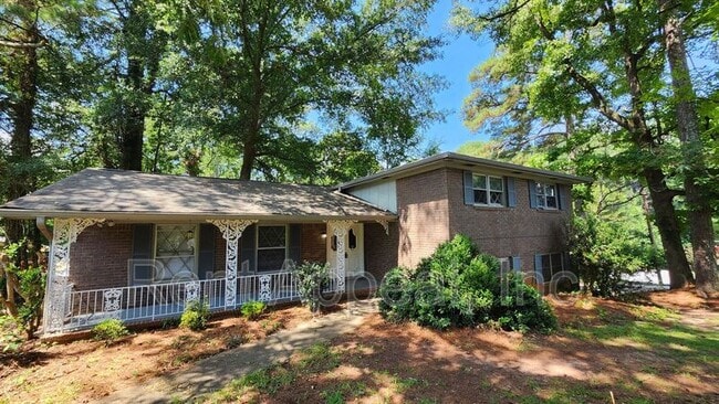 property at 872 Holly Hedge Rd