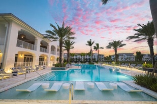 Elan Palm Reserve in Lake Worth, FL - Building Photo