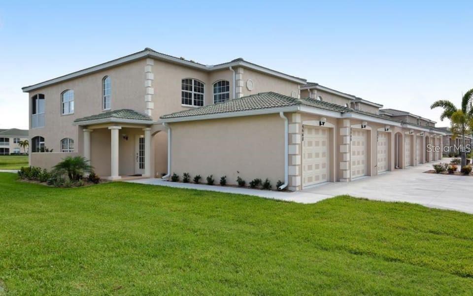 6616 7th Ave Cir W in Bradenton, FL - Foto de edificio