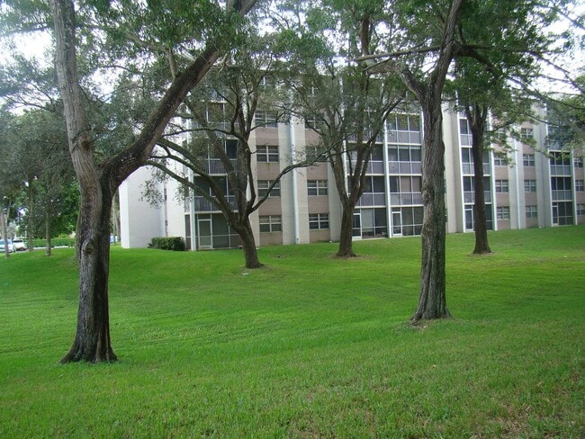 property at 1225 Riverside Dr