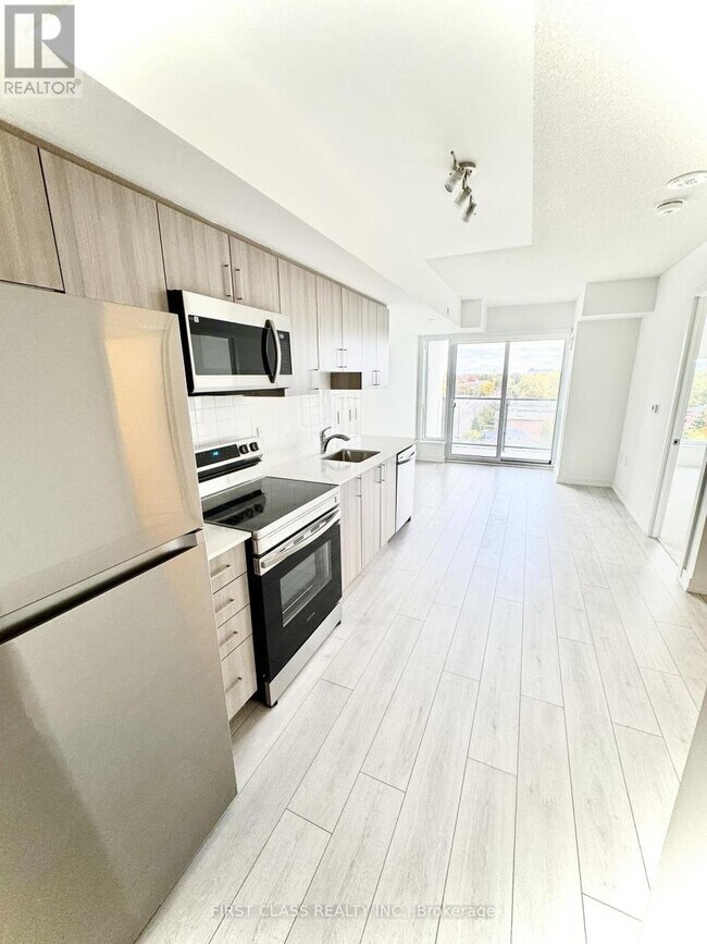 556 Marlee Ave in Toronto, ON - Building Photo - Building Photo