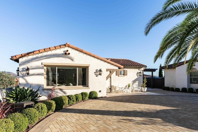 property at 424 Agua Vista Dr